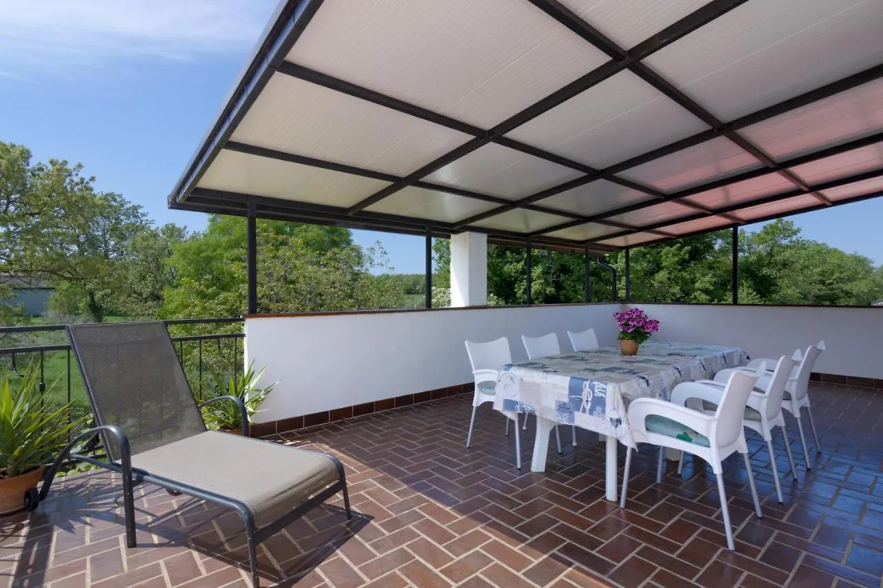 Family Friendly Apartments With A Swimming Pool Sisan, Medulin - 7243