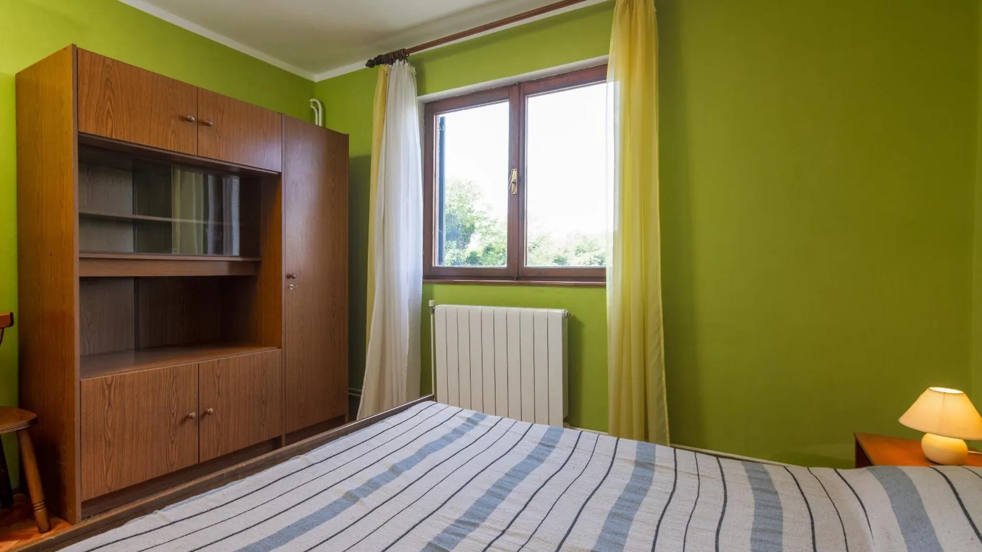 Family Friendly Apartments With A Swimming Pool Sisan, Medulin - 7243  Sisan