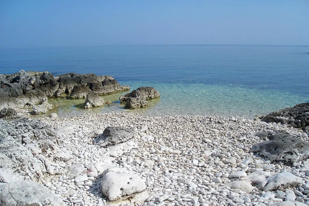 Family Friendly Apartments With A Swimming Pool Sisan, Medulin - 7243